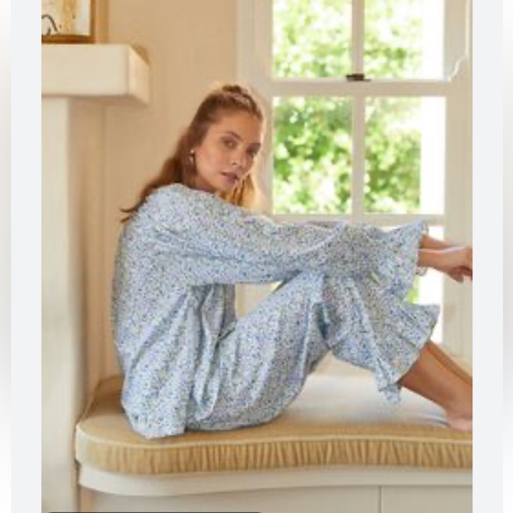 Elegant Blue Floral Women's Pajama Set - Picture 3 of 7